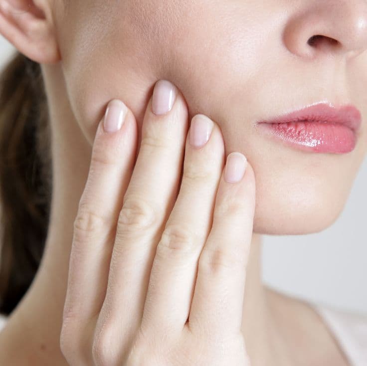 Swollen Jaw: Causes, Warning Signs, and When to Seek Emergency Care